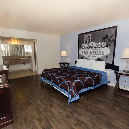 Super 8 By Wyndham Las Vegas North Strip/Fremont St. Area Eksteriør billede