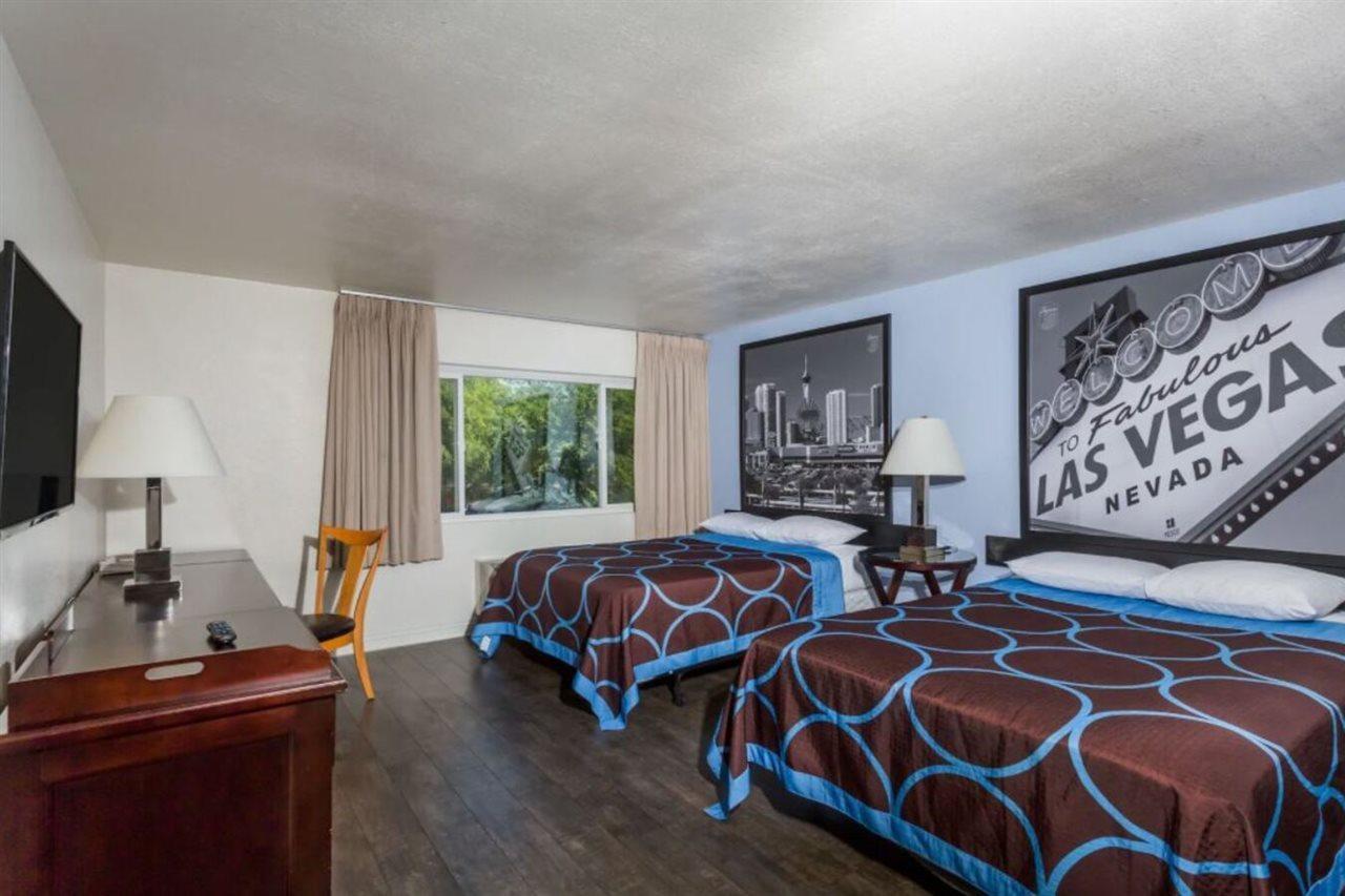Super 8 By Wyndham Las Vegas North Strip/Fremont St. Area Eksteriør billede