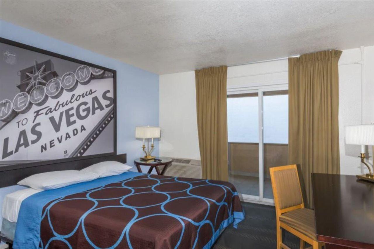 Super 8 By Wyndham Las Vegas North Strip/Fremont St. Area Eksteriør billede
