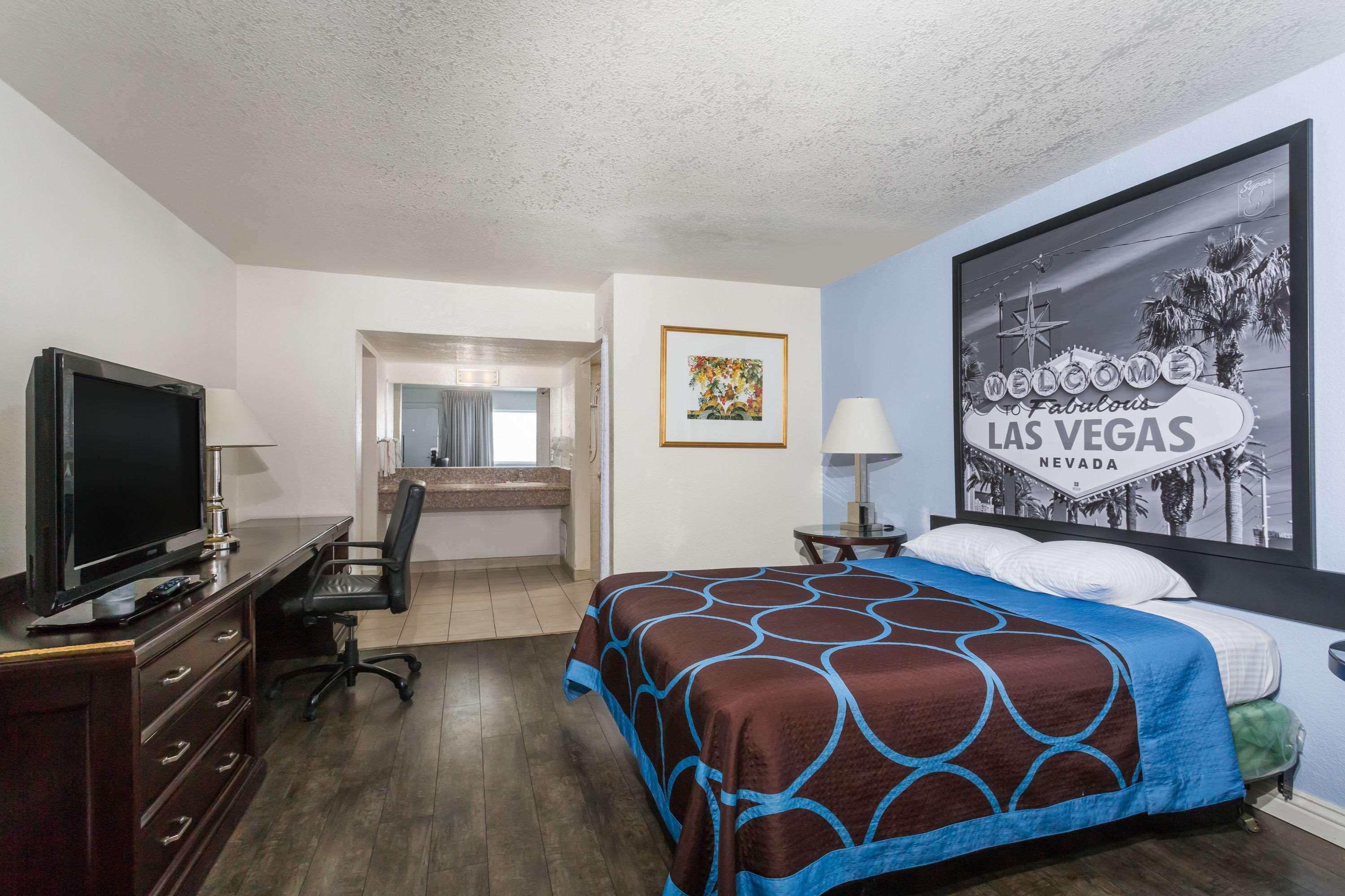 Super 8 By Wyndham Las Vegas North Strip/Fremont St. Area Eksteriør billede