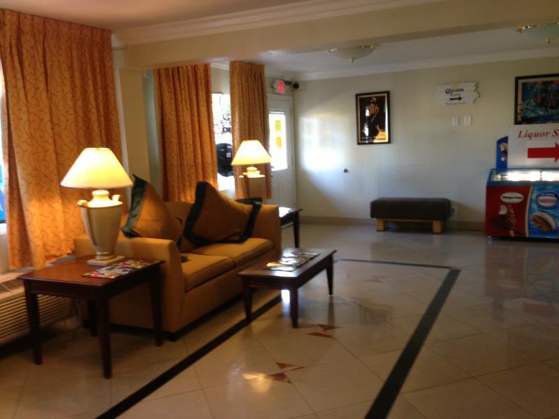 Super 8 By Wyndham Las Vegas North Strip/Fremont St. Area Eksteriør billede