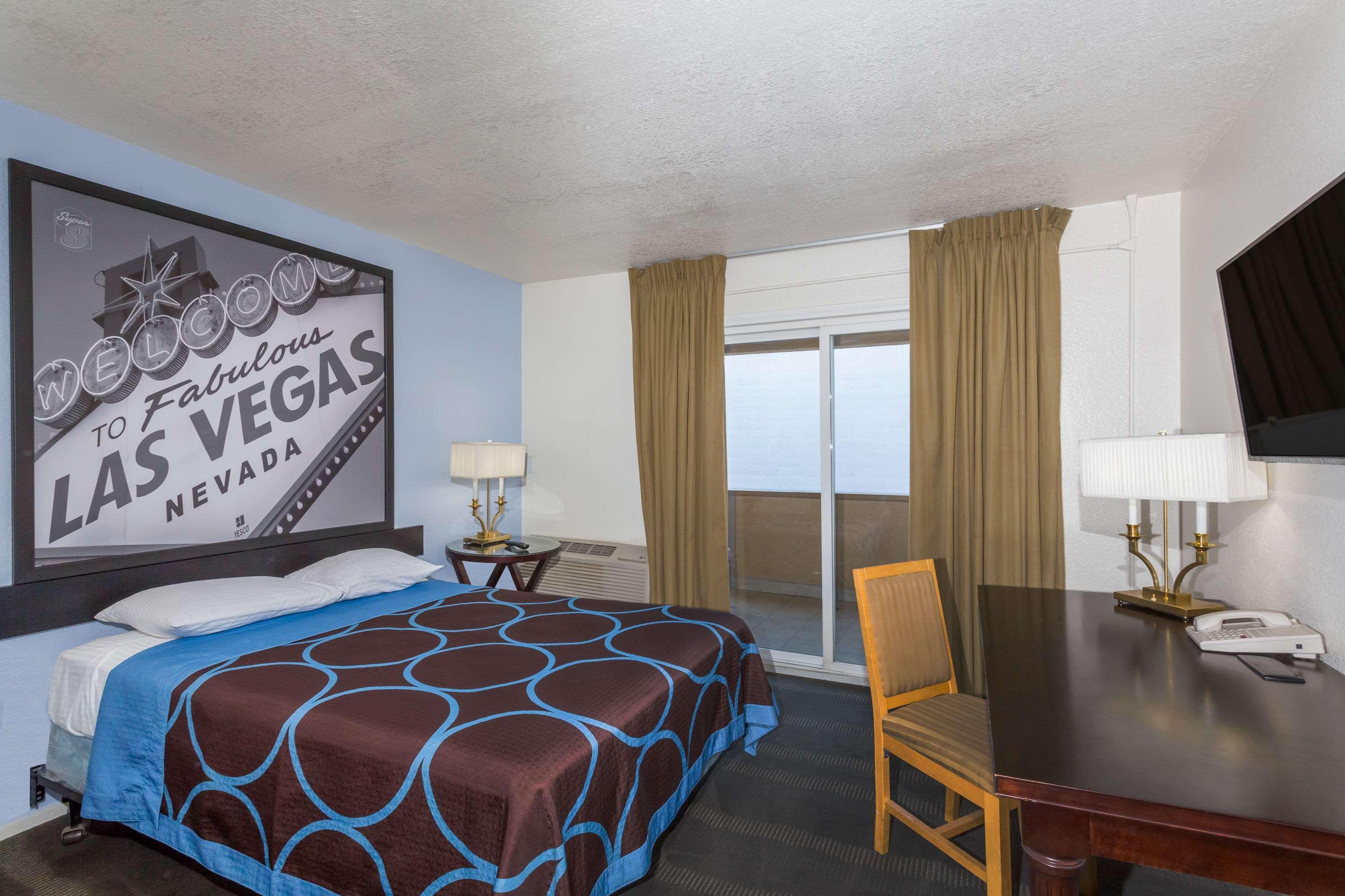 Super 8 By Wyndham Las Vegas North Strip/Fremont St. Area Eksteriør billede