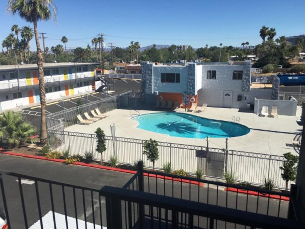 Super 8 By Wyndham Las Vegas North Strip/Fremont St. Area Eksteriør billede