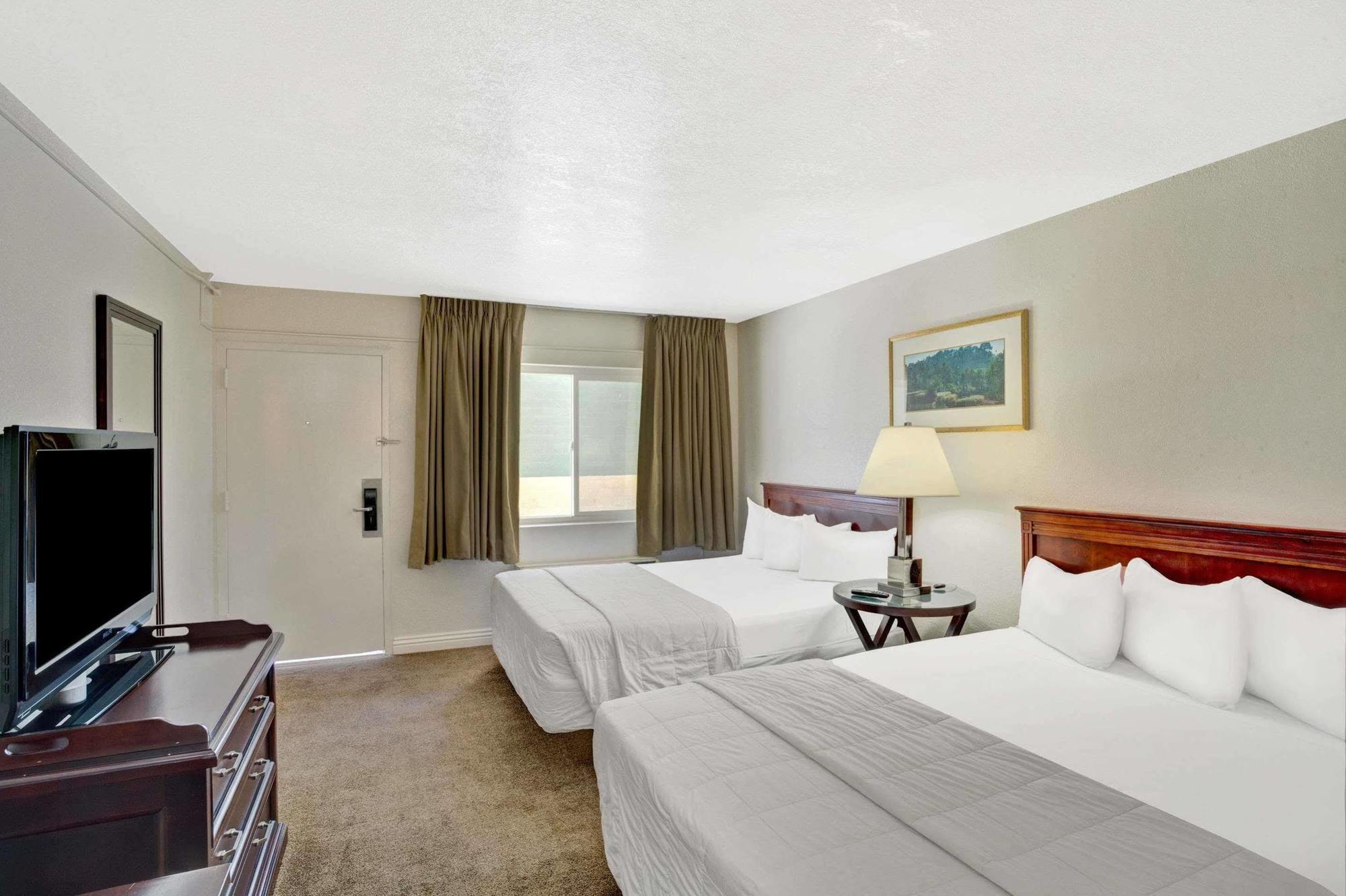 Super 8 By Wyndham Las Vegas North Strip/Fremont St. Area Eksteriør billede