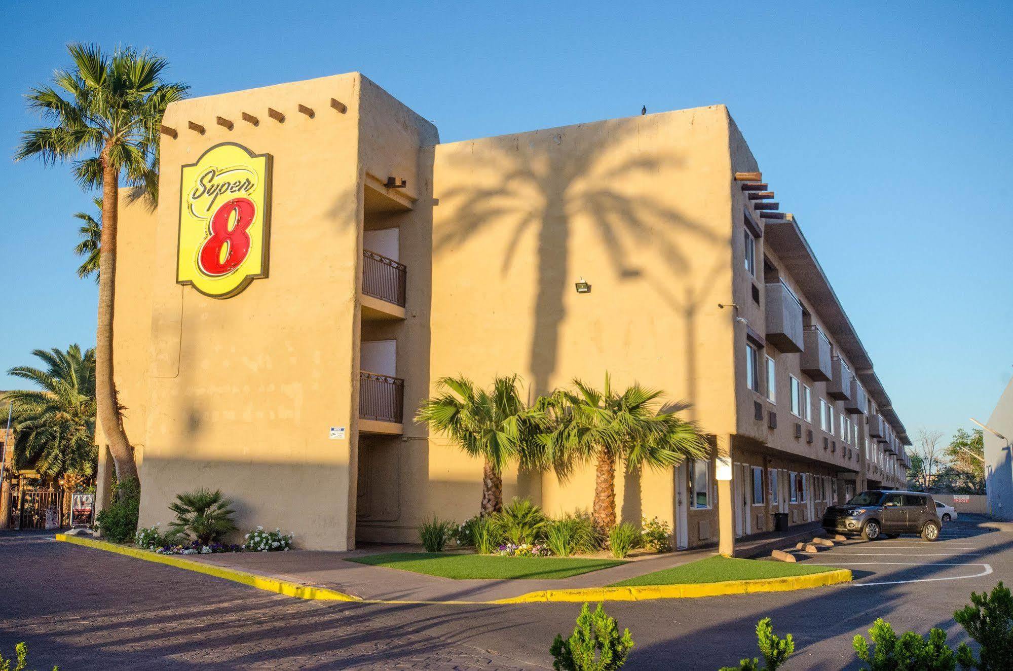 Super 8 By Wyndham Las Vegas North Strip/Fremont St. Area Eksteriør billede