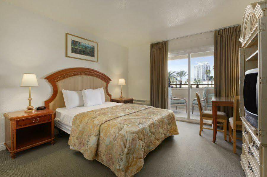 Super 8 By Wyndham Las Vegas North Strip/Fremont St. Area Eksteriør billede